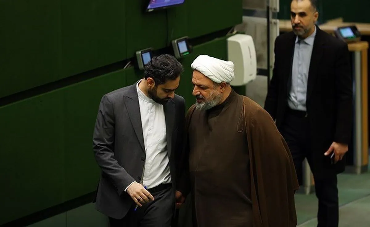 کارزار اعزام اعضای جبهه پایداری به مناطق جنگی به مرز ۱۰۰ هزار امضا رسید! کارزار اعزام اعضای جبهه پایداری به مناطق جنگی به مرز ۱۰۰ هزار امضا رسید!